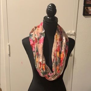 Floral scarf 🧣
